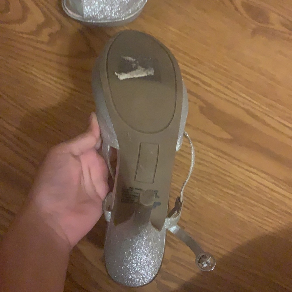Heels - Picture 2 of 4